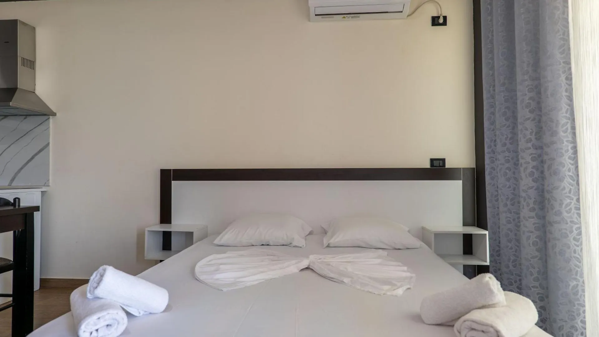 Denis Apartments Саранда Албания
