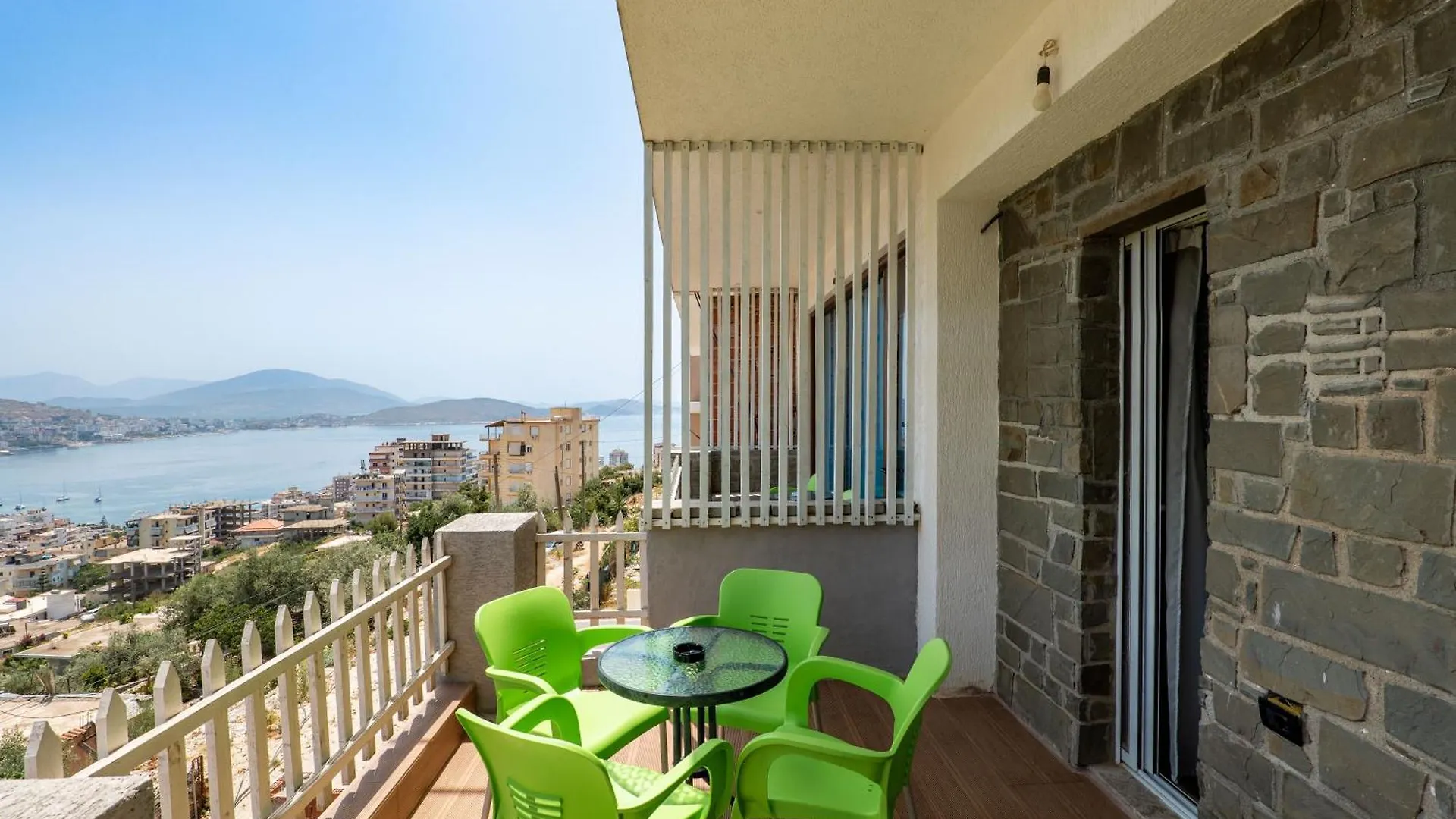 Denis Apartments Саранда
