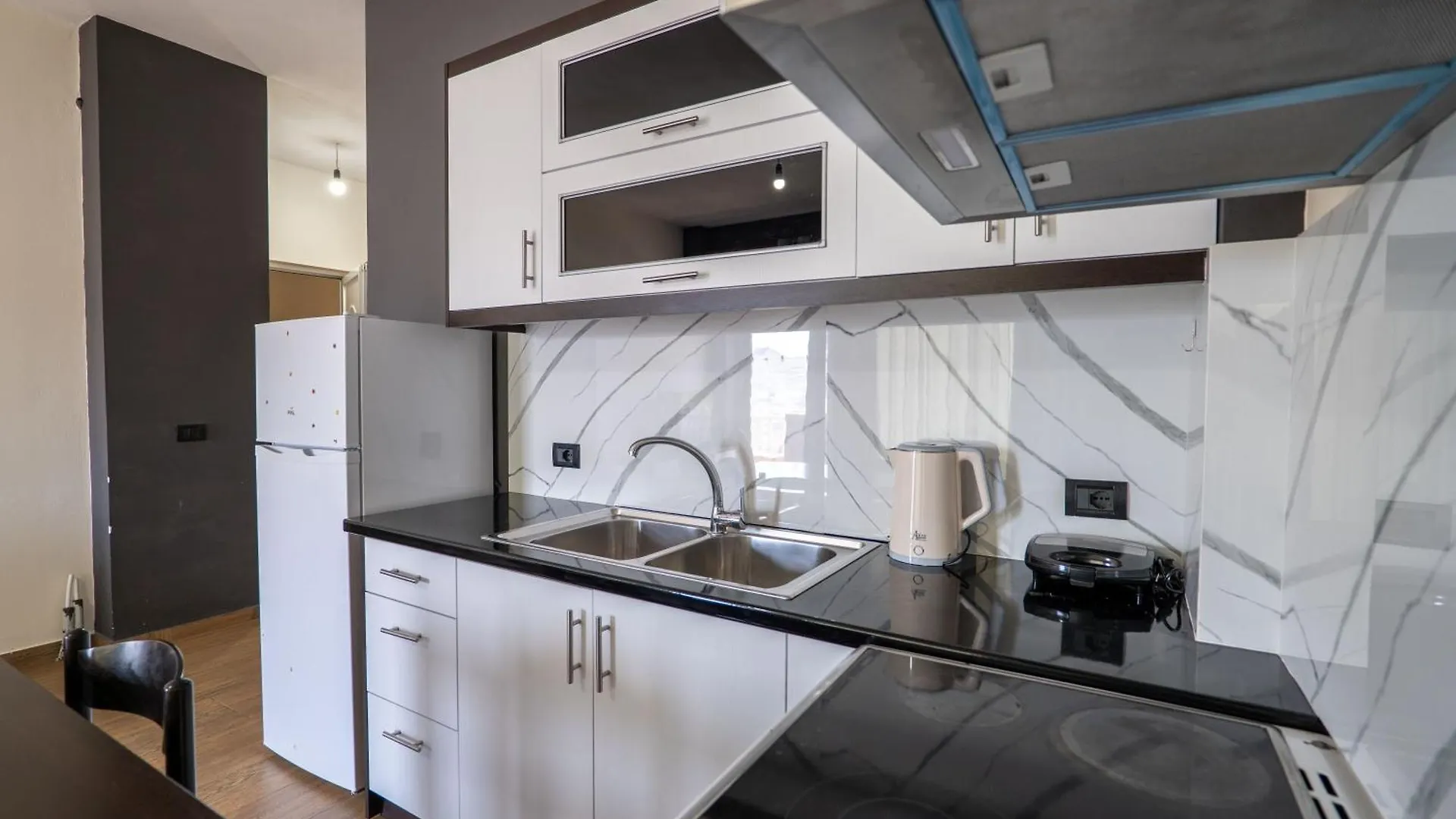 Denis Apartments Саранда 0*,