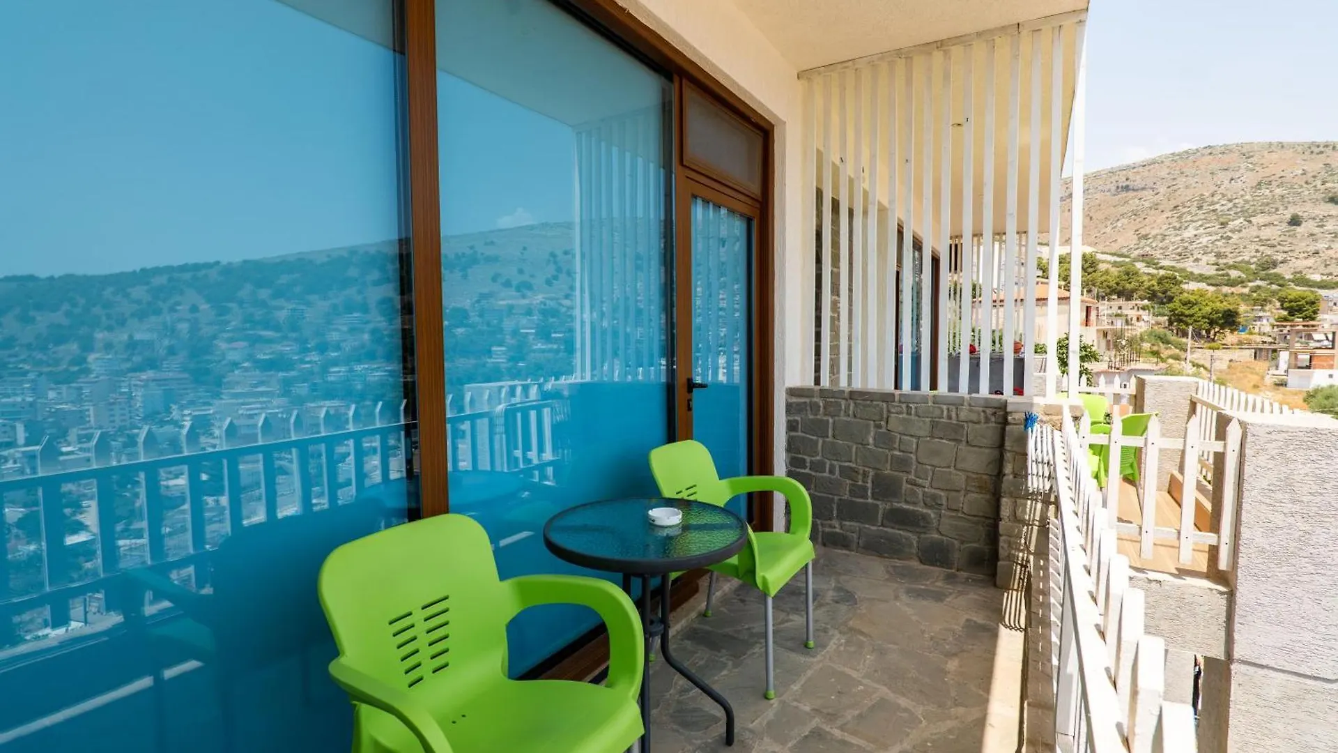 Denis Apartments Sarandë 0*,