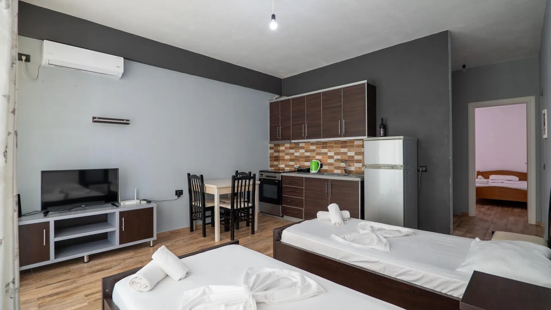 Denis Apartments Sarandë 0*,  Albania